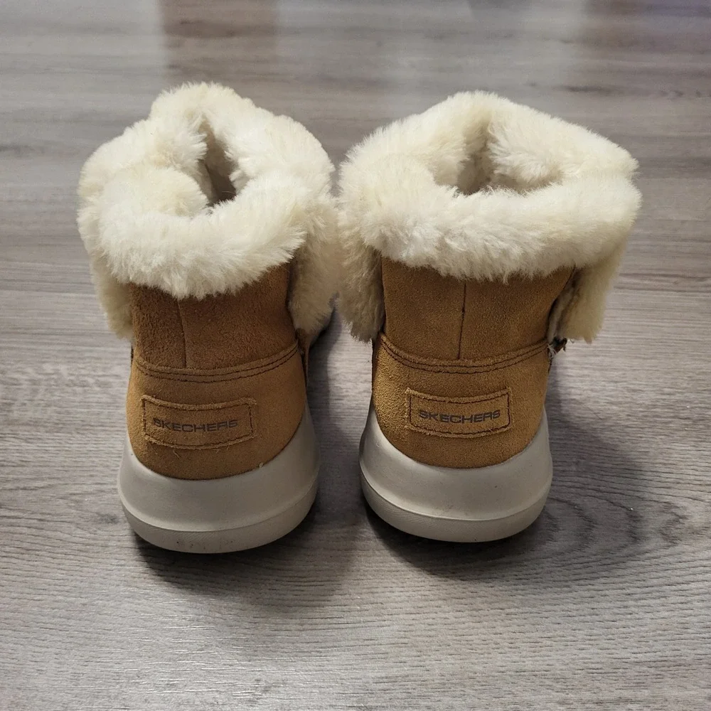 Skechers On the Go Joy Bundle Up Chestnut Suede Faux Fur Ankle Boots Womens 8.5